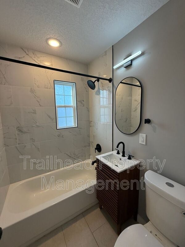 Building Photo - 300 E Gregory Blvd