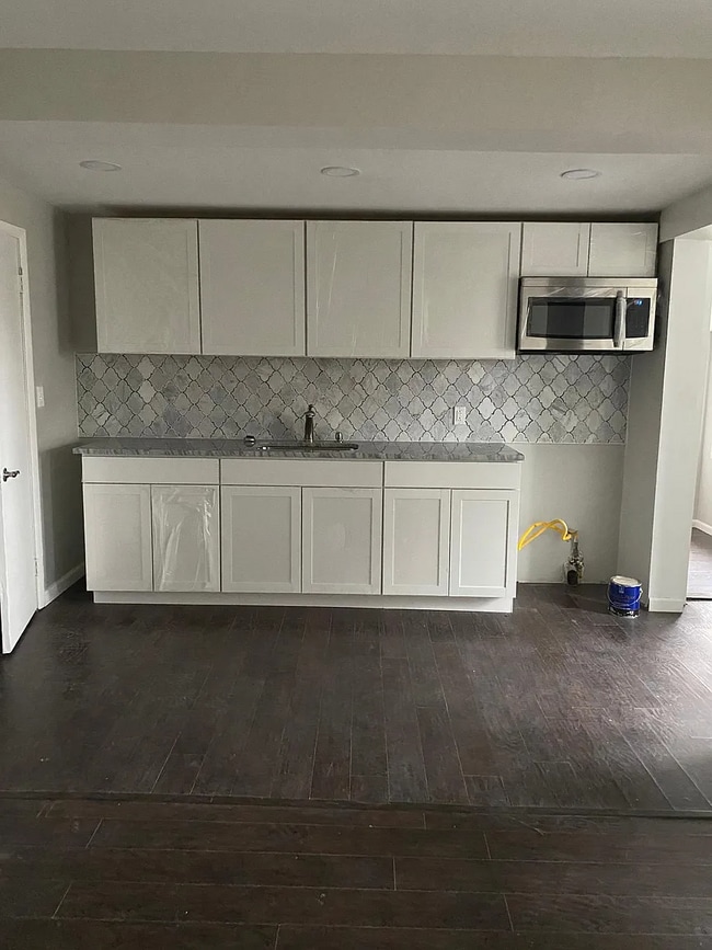 Building Photo - 1346 10th Ave