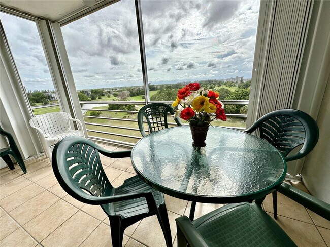 Building Photo - 2671 S Course Dr