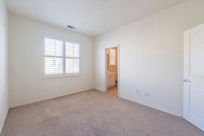 Building Photo - Ocean, #104