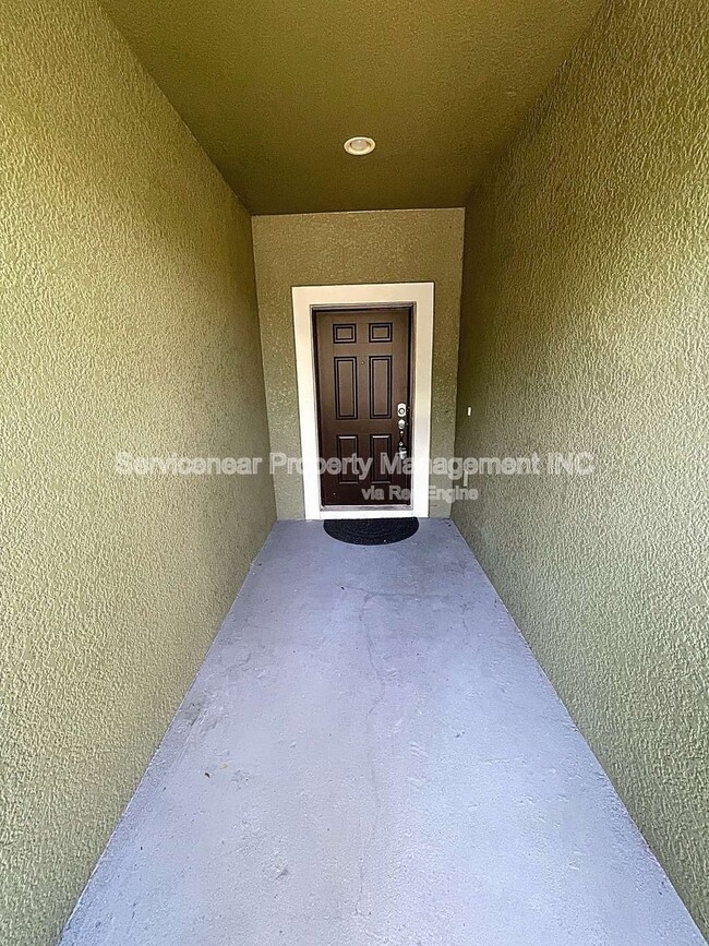 Building Photo - 2813 Lantern Hill Ave