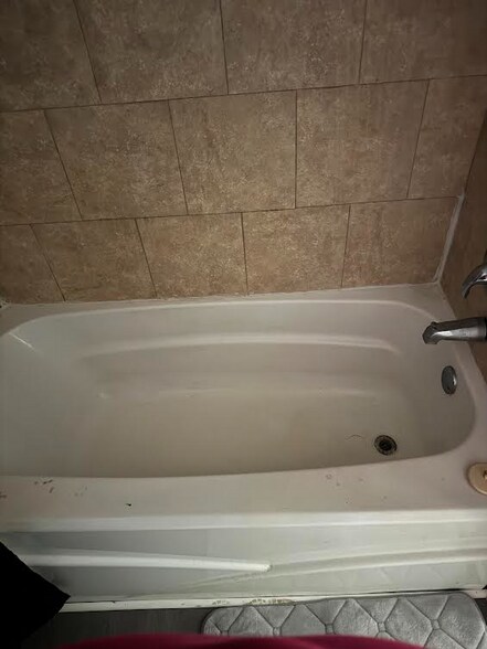 Building Photo - 6585 Voorhees Rd