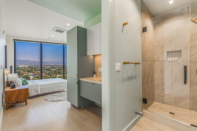 Building Photo - 6401 Wilshire Blvd
