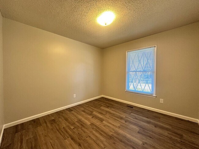 Building Photo - Adorable 3-Bedroom Home in the Heart of Cary with an Amazing Outdoor Space + Fenced Backyard!