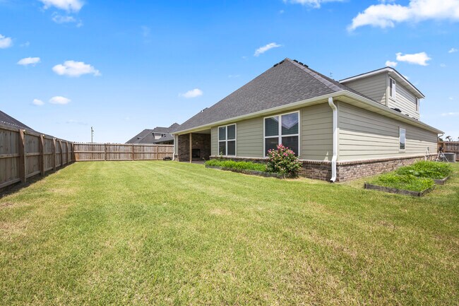 Building Photo - 1241 Silver Maple St