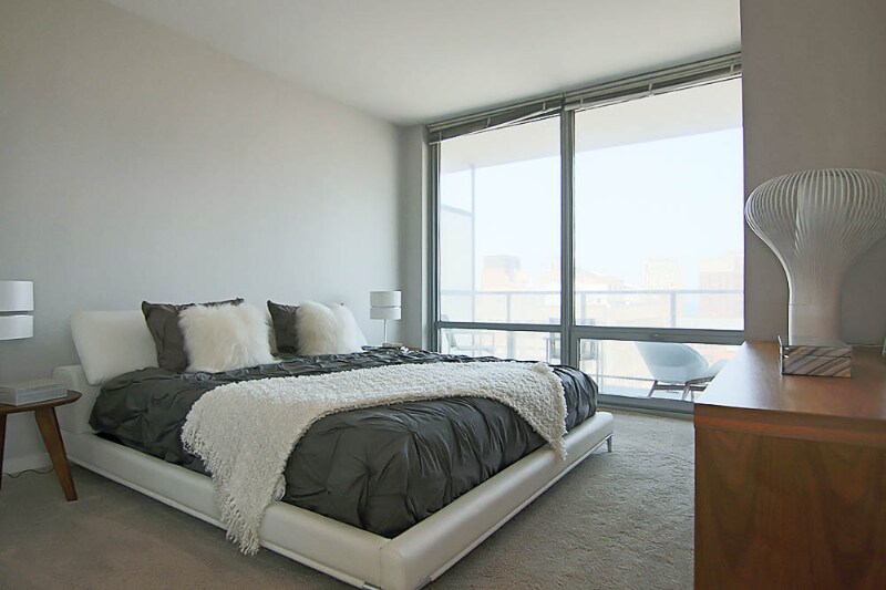 Building Photo - 754 S Clark St