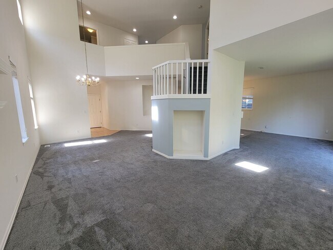 Building Photo - Charming Sammamish Home | 3 Bed + 2.5 Bath