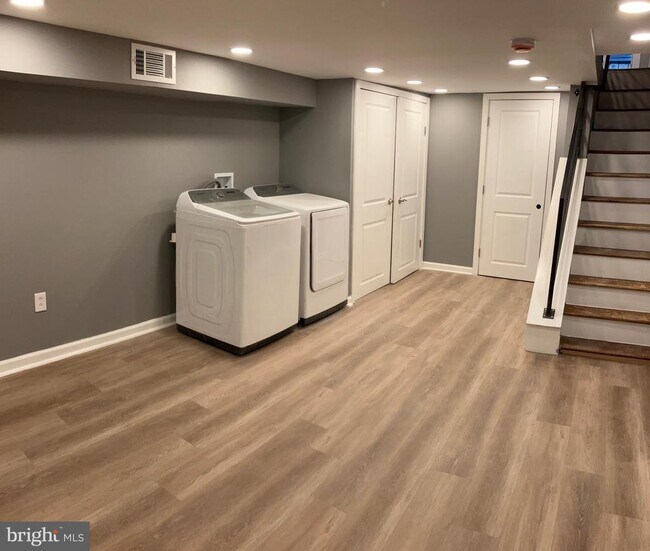 Building Photo - 2625 Manton St