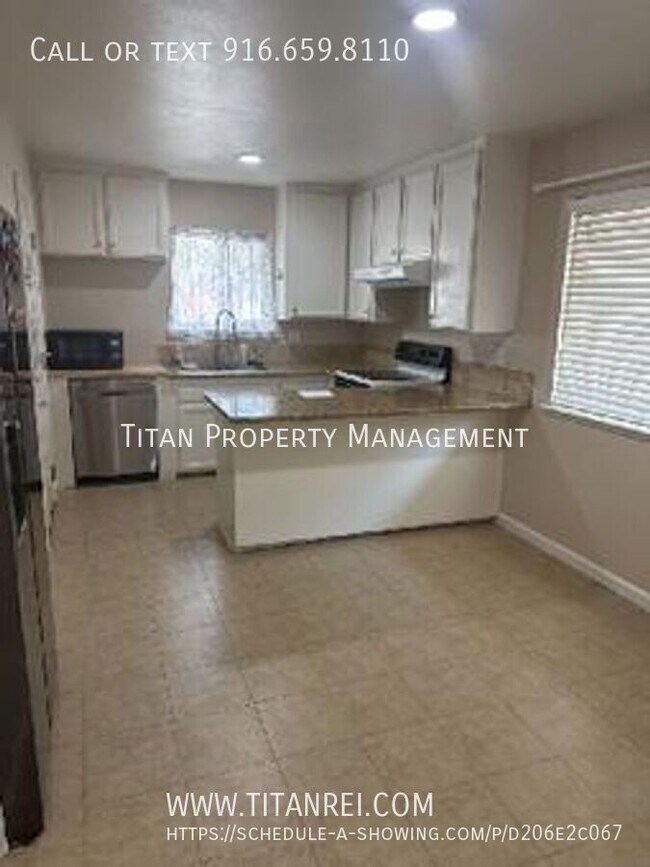 Building Photo - 7225 Camel Rock Way
