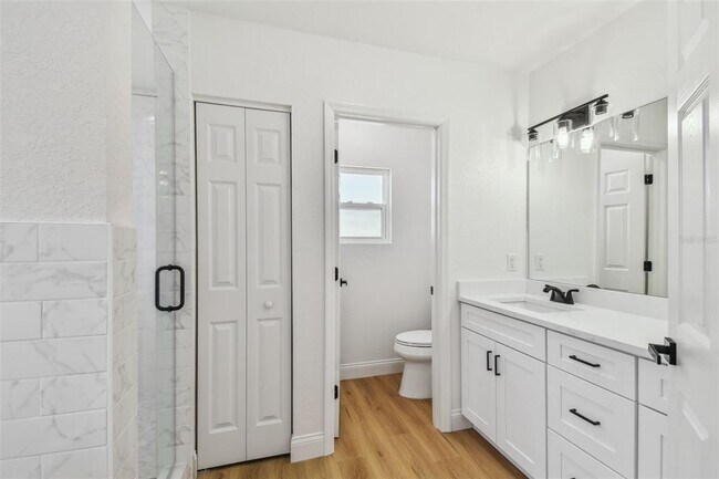 Building Photo - 4802 W Longfellow Ave