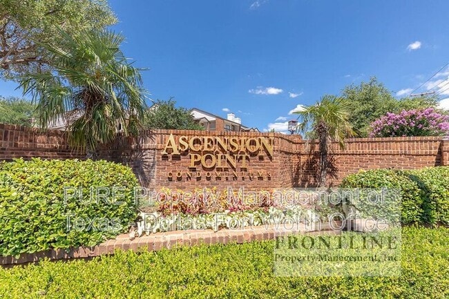 Building Photo - 1655 Ascension Bluff Dr
