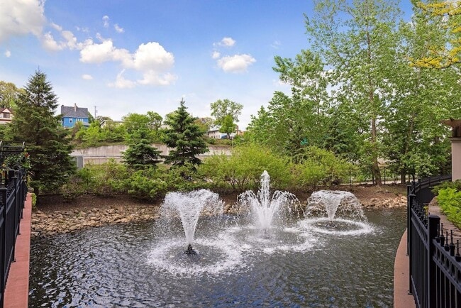 Building Photo - 317 Groveland Ave