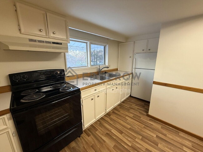 Building Photo - 3681 Prairie St SW