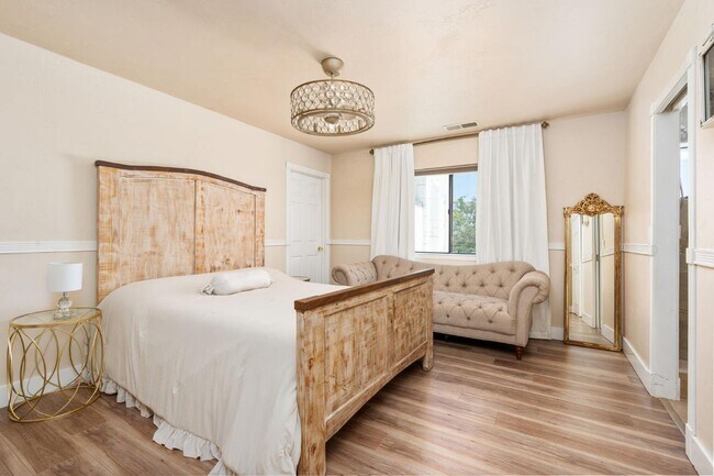 Building Photo - 14215 Killarney Dr