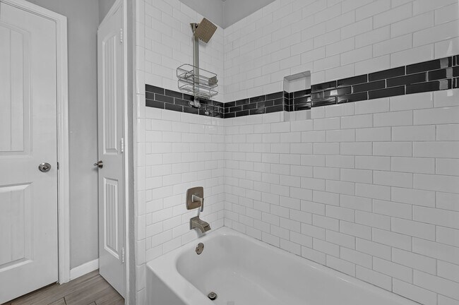 Building Photo - 6705 Sherwood Dr