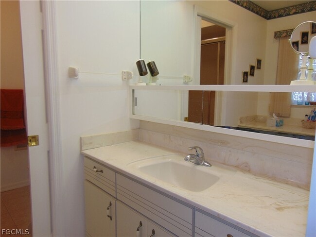 Building Photo - 1092 Riverbend Dr