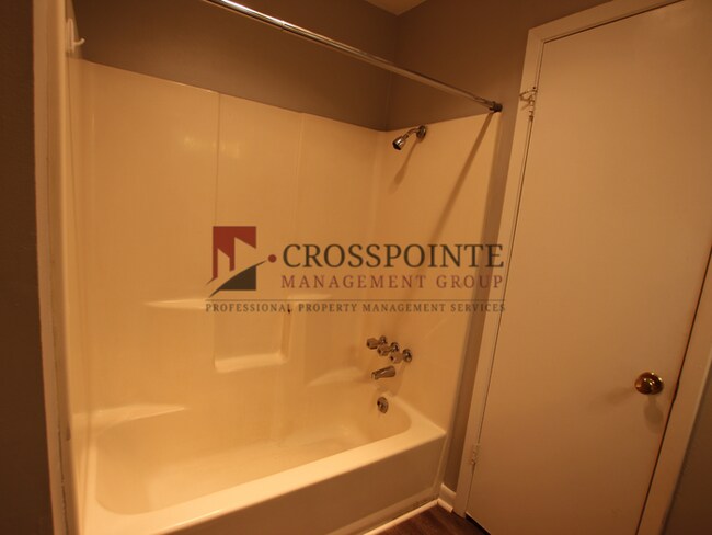 Building Photo - 2 Bed 2 Bath Apartment in Central Tyler!