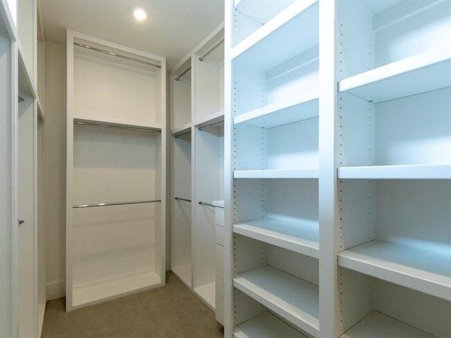 Building Photo - 3821 N Braeswood Blvd