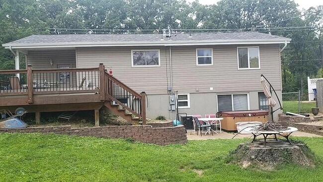 Building Photo - Price Drop! Updated 4 bed 3 bath in Fenton