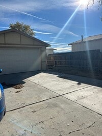 Building Photo - 3801 Sherman Ln