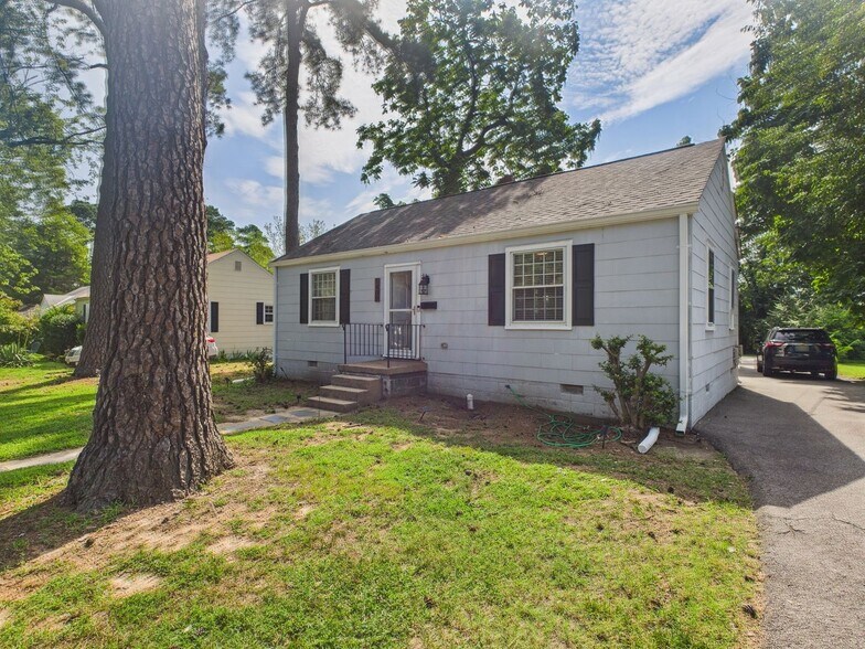 Building Photo - 1409 Landis Dr