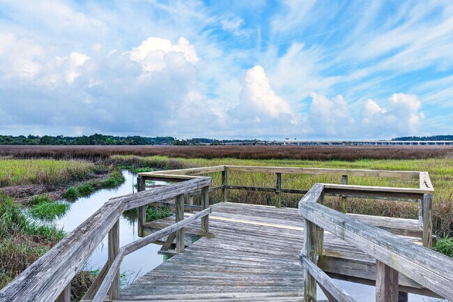 Building Photo - Gated waterfront community on Savannah Southside