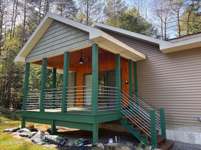 Building Photo - 443 Creek Rd