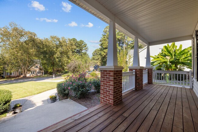 Building Photo - 2406 Flints Pond Cir