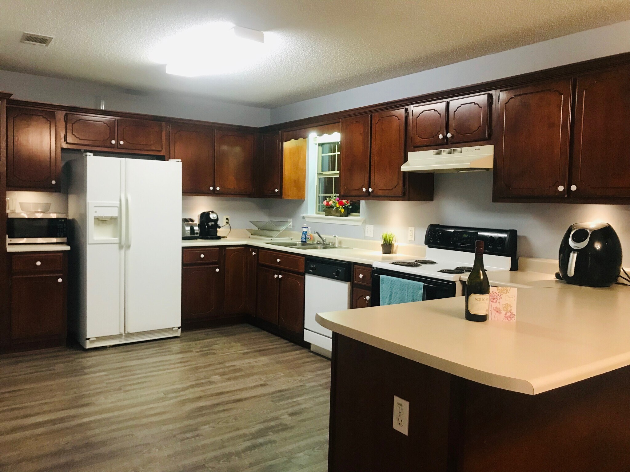 Building Photo - 117 Towne Park Dr W