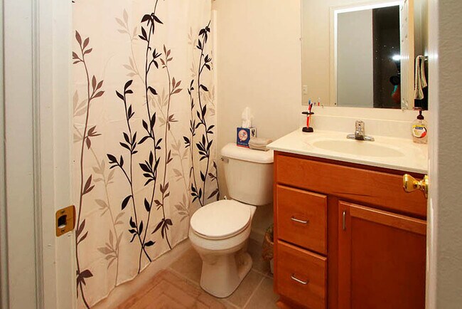 Building Photo - 6 Livery Way