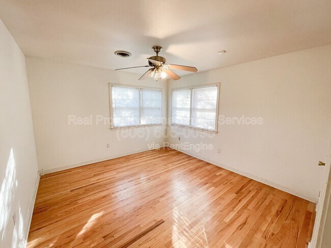 Building Photo - 3105 44th St