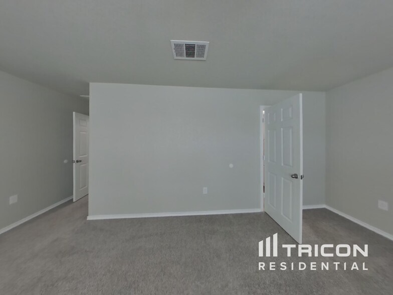 Building Photo - 6827 Freedom Hills