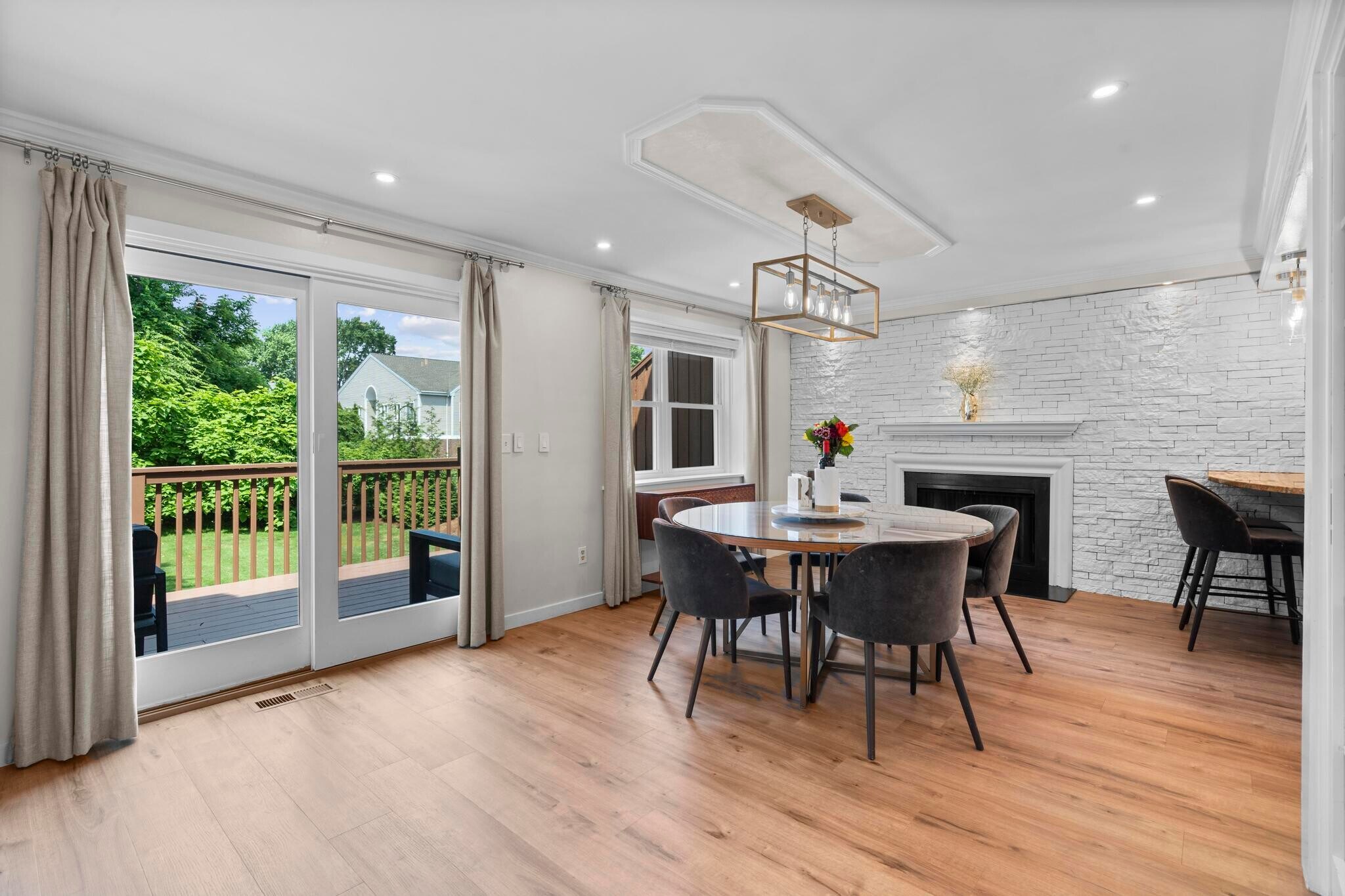 Building Photo - 26 Linden St