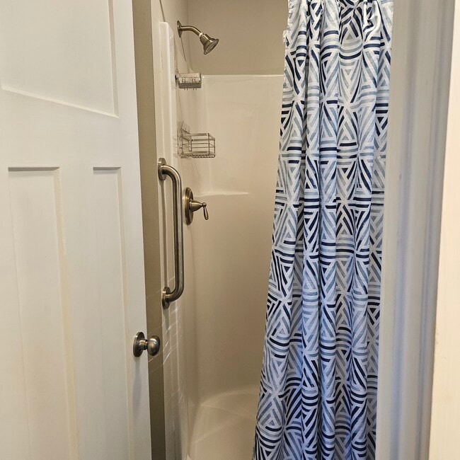 Building Photo - 608 Albemarle Rd