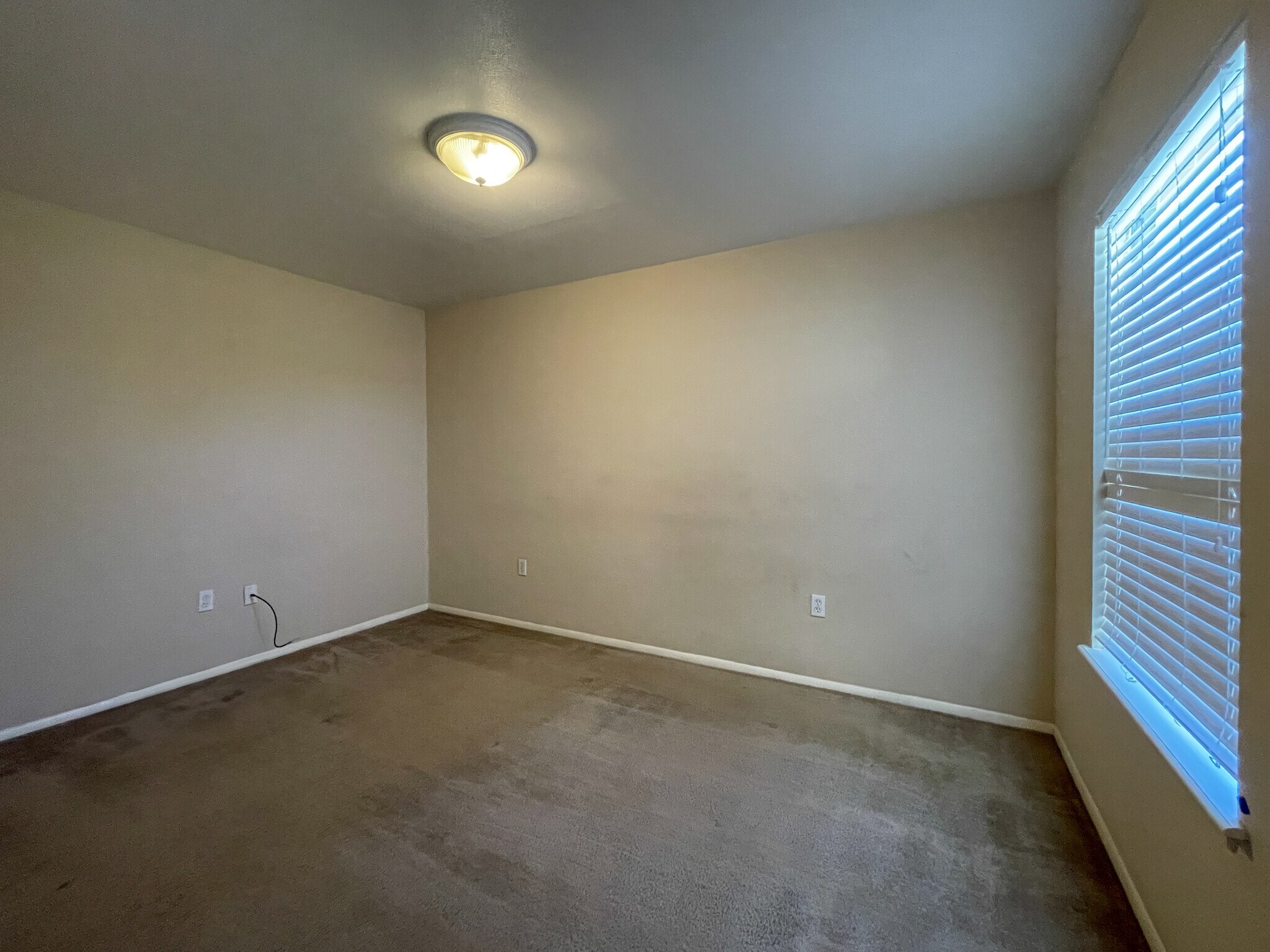 Building Photo - 1500 Lake Shore Dr