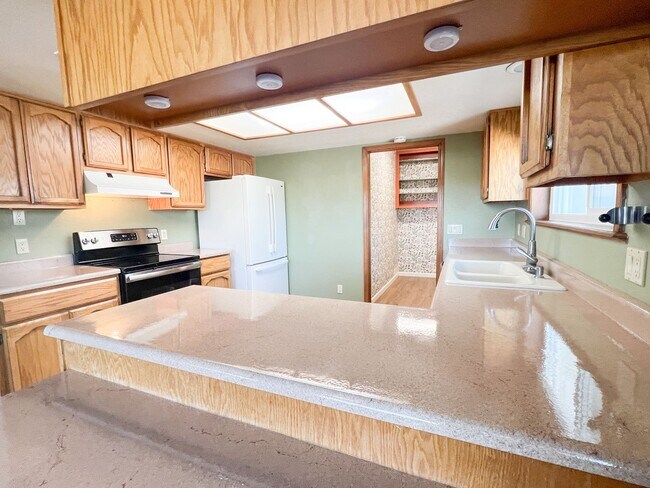 Building Photo - HOME – COTTONWOOD - VERDE VILLAGE UNITS