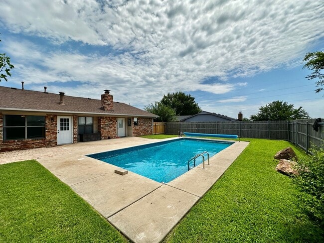 Building Photo - Inground Pool