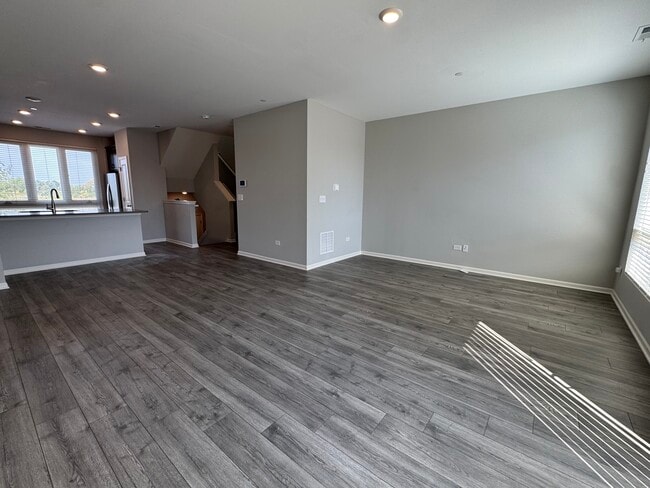 Building Photo - 2349 Parkside Dr