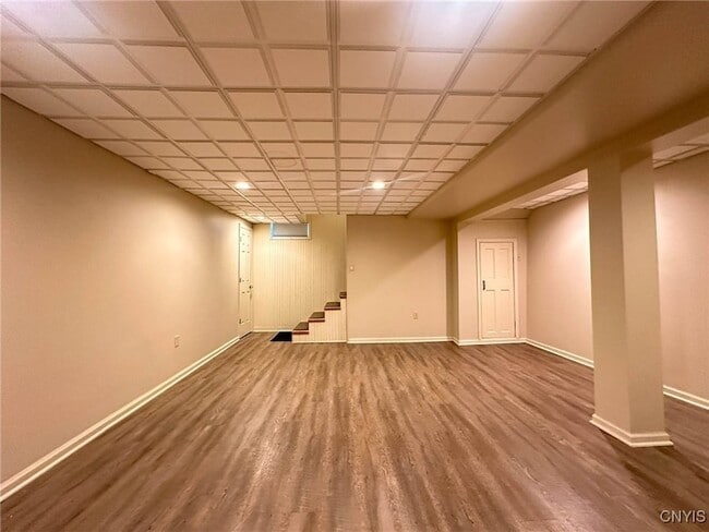 Building Photo - 97 1/2 Sanger Avenue Unit