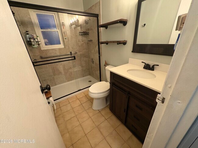 Building Photo - 16 Laurel Pl