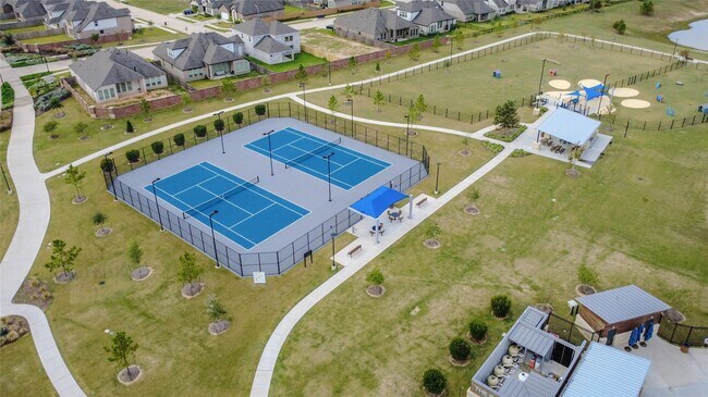 Building Photo - 27023 Breakaway Ln