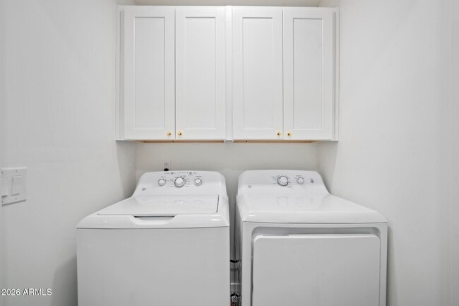 Building Photo - 8513 E Indianola Ave