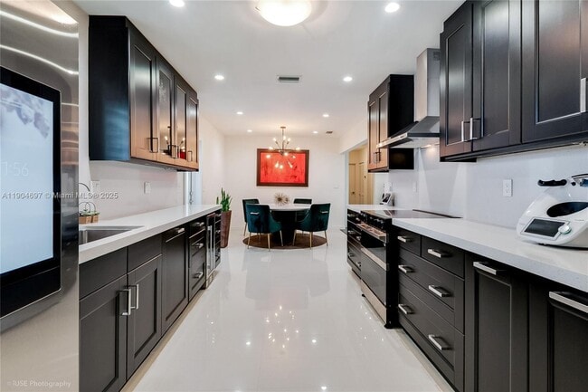 Building Photo - 1545 Siena Ave