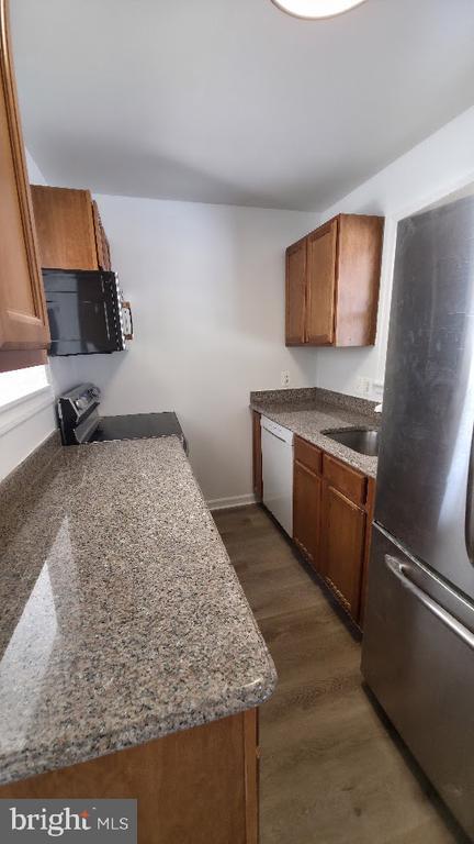 Building Photo - 12217 Valleywood Dr