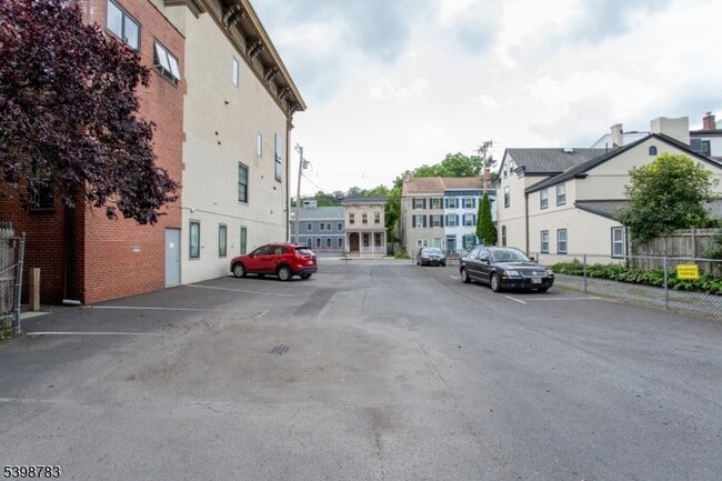 Building Photo - 71 N Main St