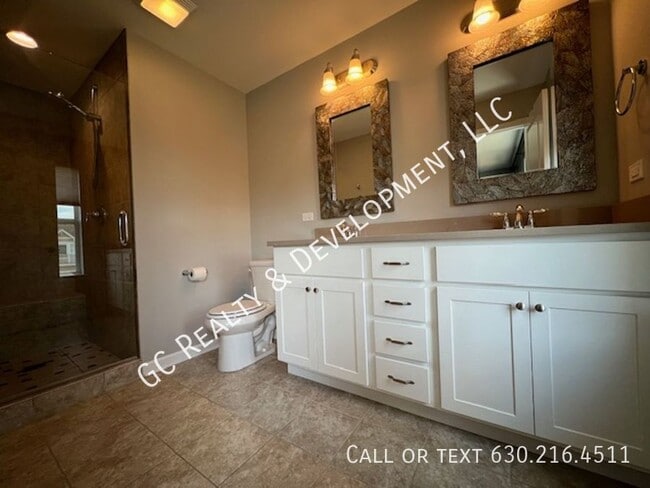 Building Photo - 54 Lakeview Pl