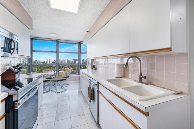 Building Photo - 3400 NE 192 St