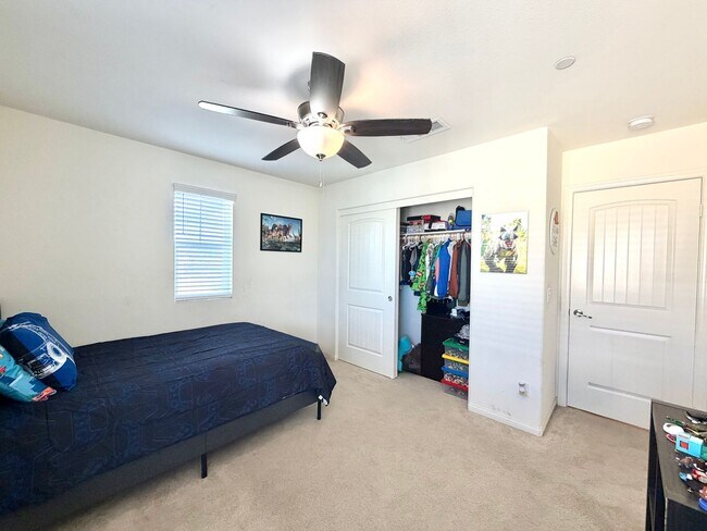 Building Photo - Resort-Style Pool Home with Mother-in-Law Suite,  RV Access & Included SOLAR Near Heritage Lake