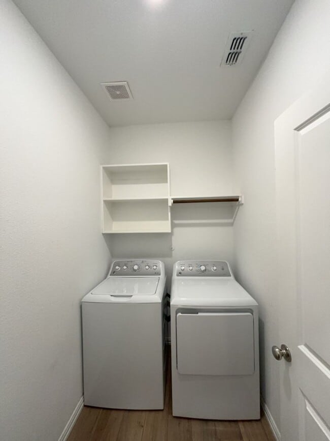 Building Photo - 4 BR/2BA | Newly Renovated Single Story | 1-Car Covered Parking | Fenced Backyard!