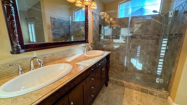 Building Photo - Freshly Updated 3BD Home, Island Kitchen &...
